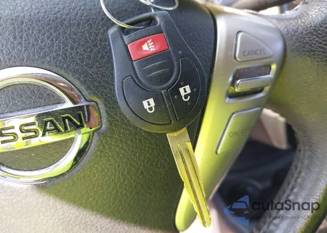 2015 Nissan Versa Note S (Sr)/S Plus/Sl/Sr/Sv z USA, uszkodzony, nr VIN 3N1CE2CP5FL422511